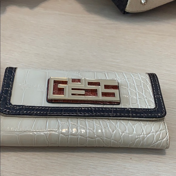 Guess (10) - Picture 7 of 10